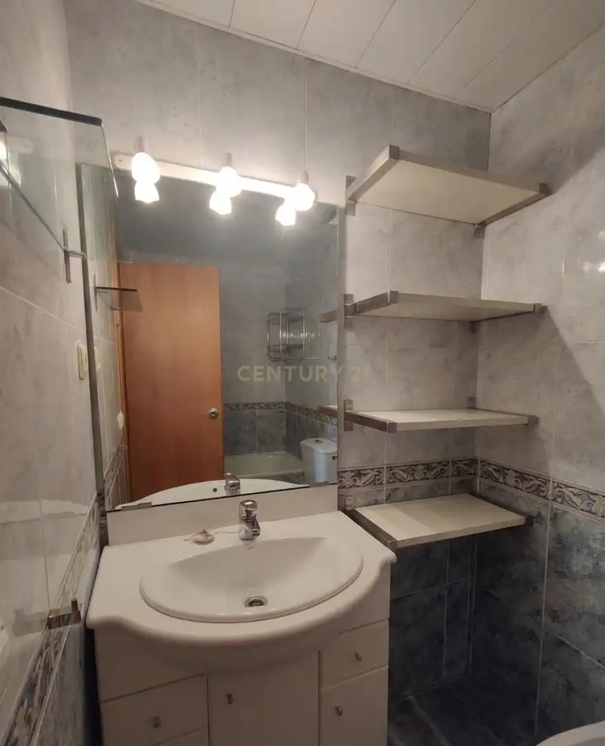 Baño de Piso en venta en Cerdanyola del Vallès con Aire acondicionado y Horno