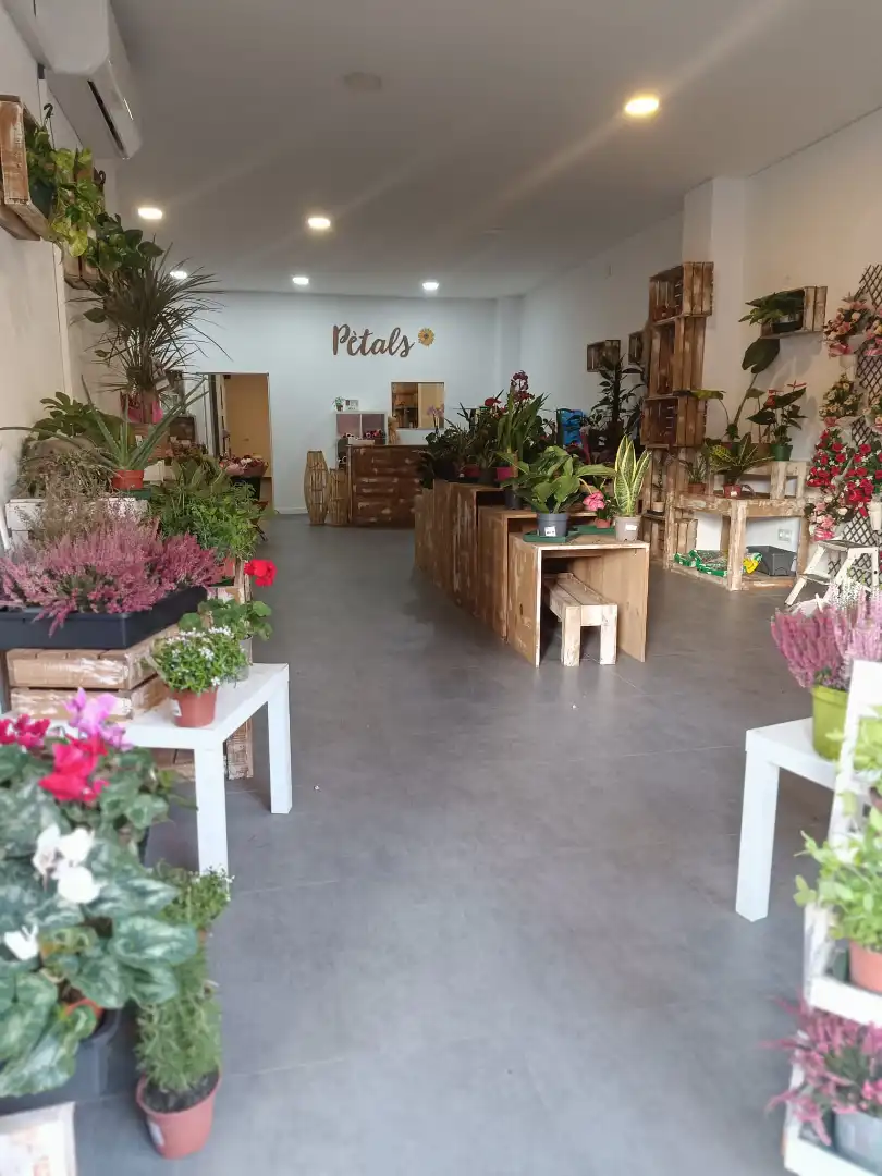 Locale commerciale in cessione a Ronda Francesc Macià 84