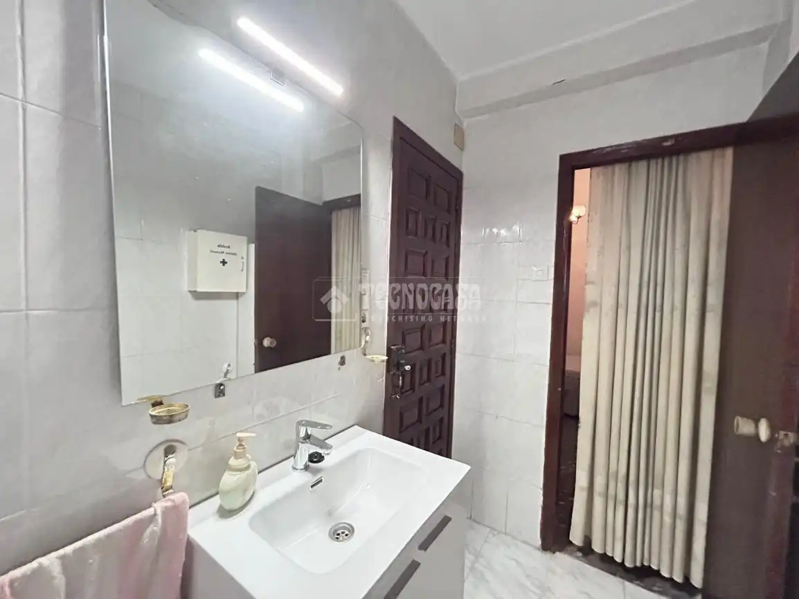 Badezimmer von Wohnung zum Verkauf in Torrent mit Heizung, Privatgarten und Terrasse