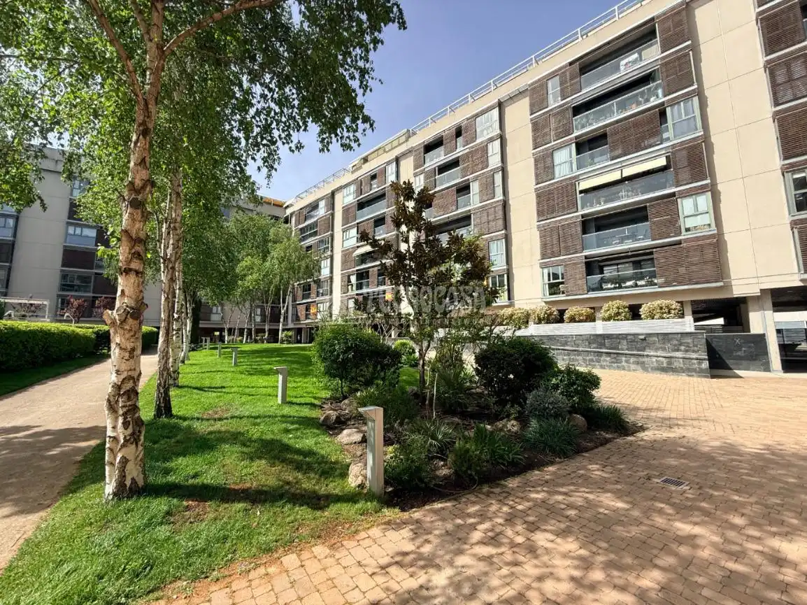 Vista exterior de Pis en venda en Madrid amb Aire condicionat, Calefacció i Terrassa