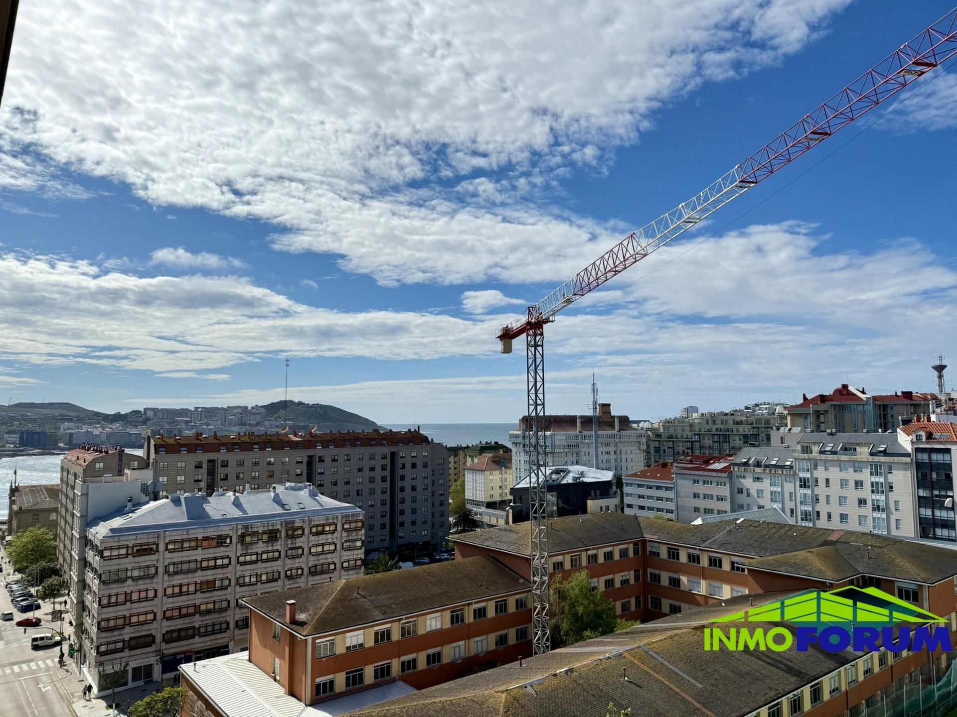 Vista exterior de Piso en venta en A Coruña Capital  con Calefacción, Parquet y Trastero