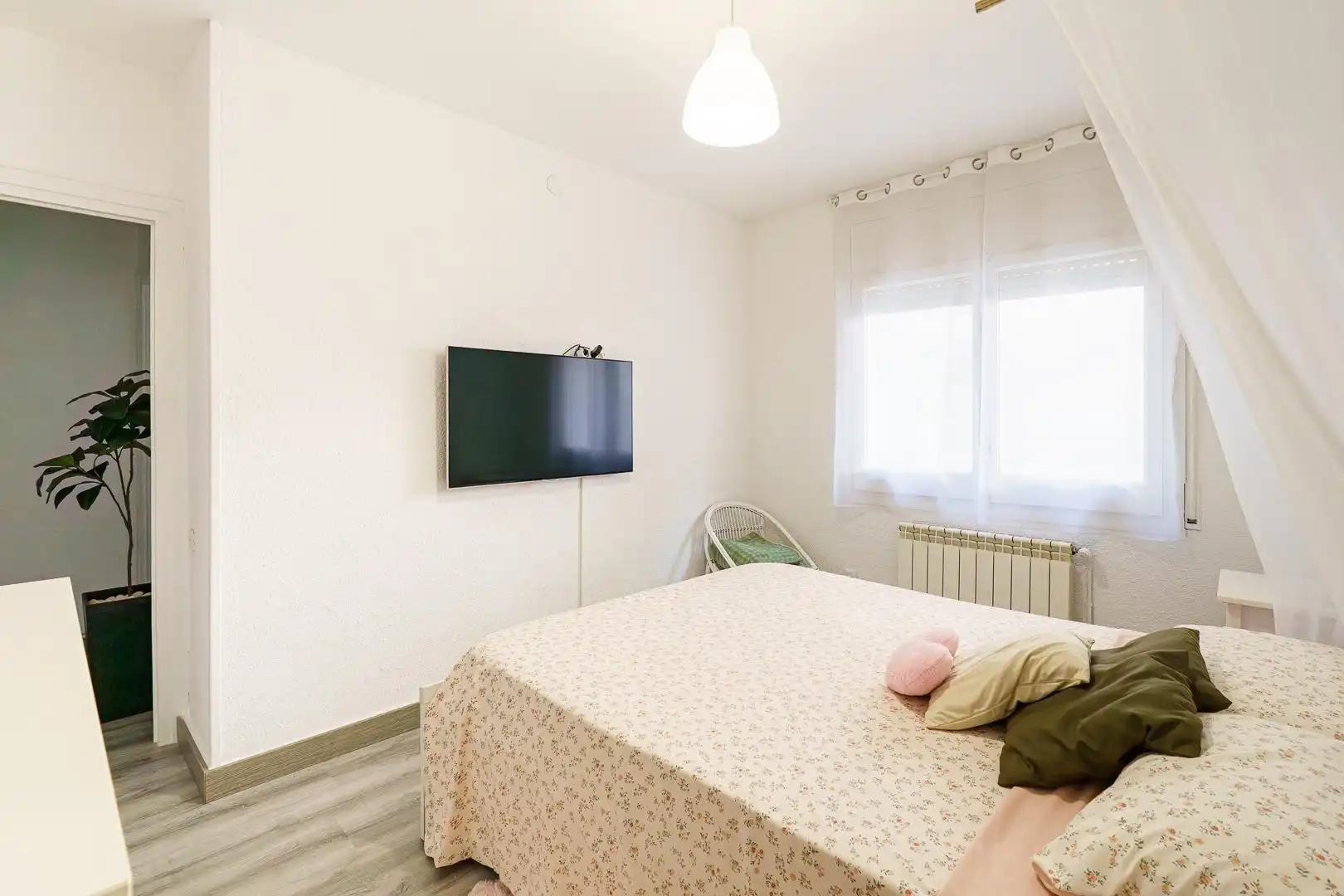 Habitación de Piso en venta en Corbera de Llobregat con Calefacción, Parquet y Balcón