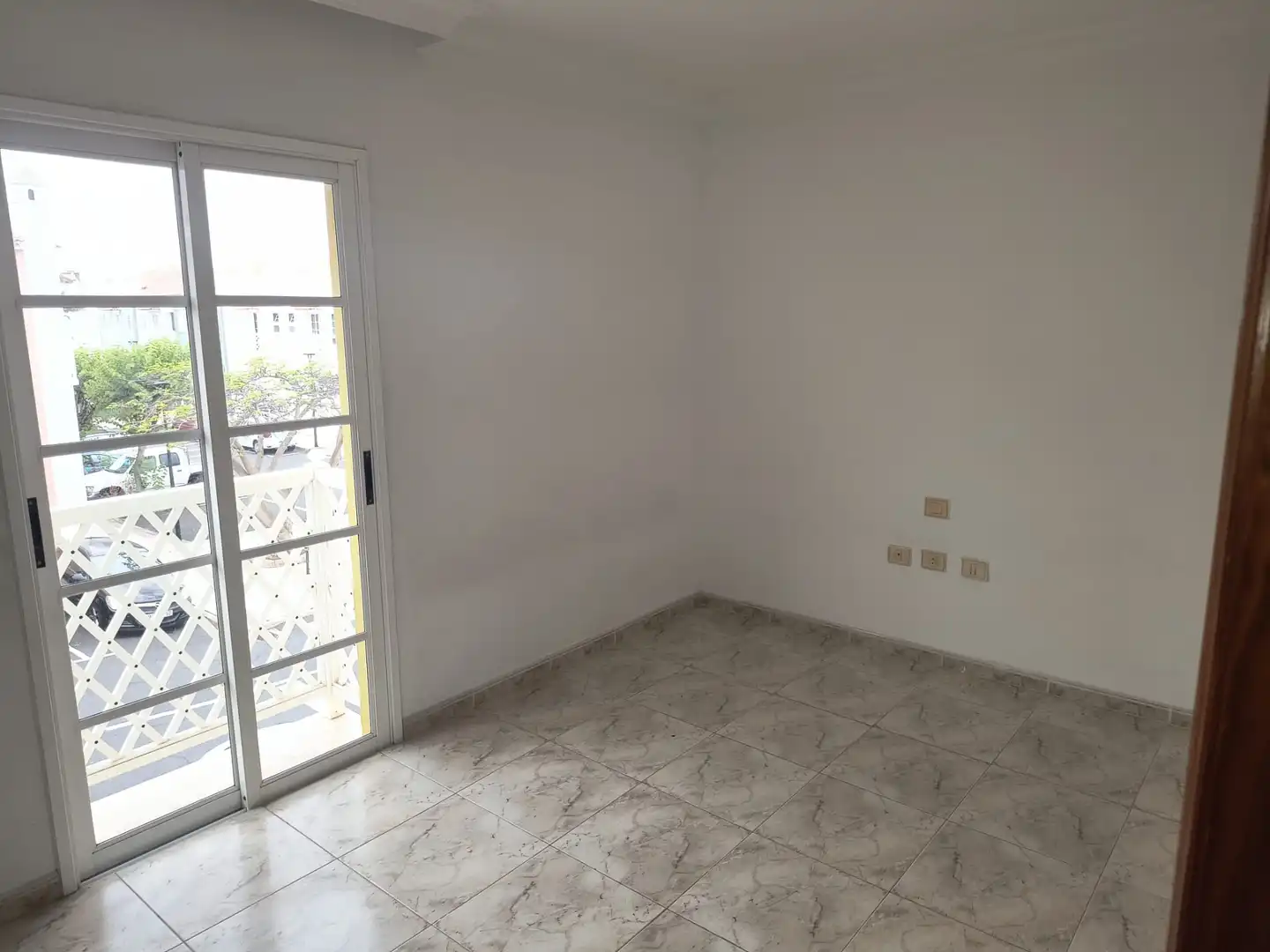 Schlafzimmer von Einfamilien-Reihenhaus zum Verkauf in Puerto de la Cruz mit Abstellraum, Ofen und Balkon