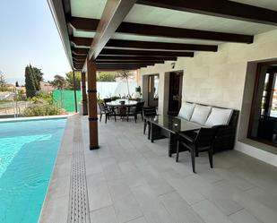 Terrassa de Casa o xalet en venda en Alhaurín de la Torre amb Calefacció, Jardí privat i Terrassa