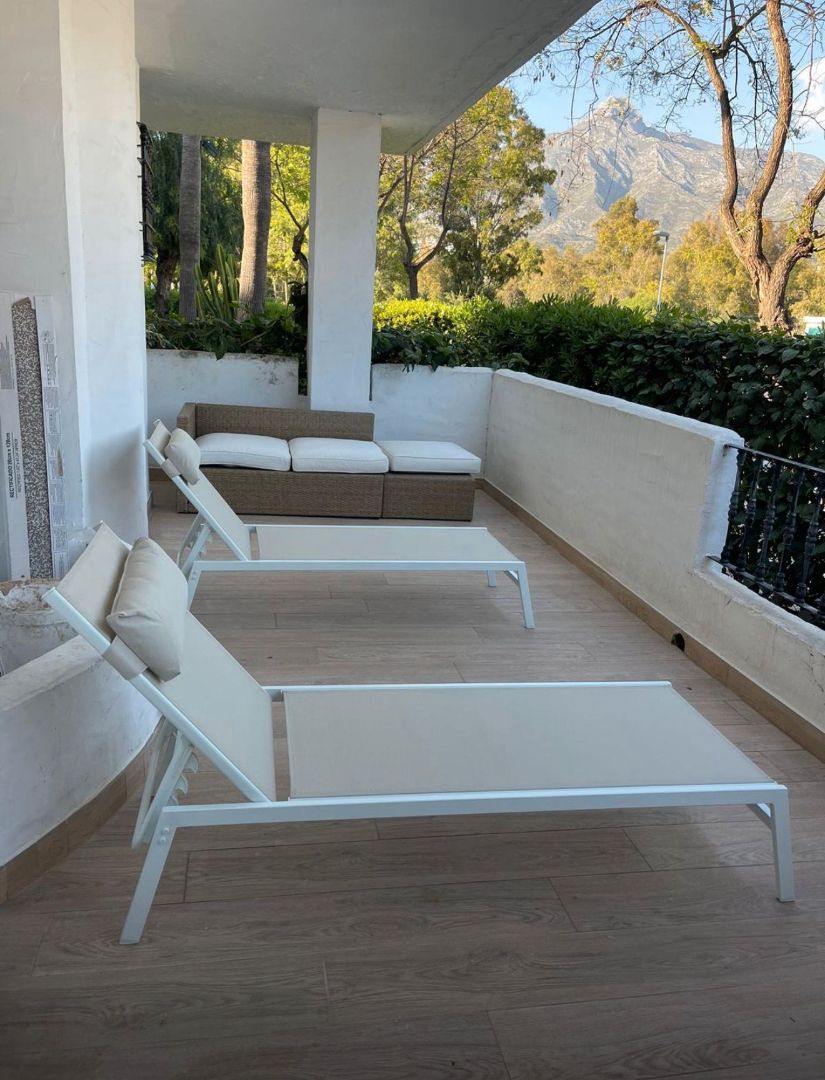 Terrassa de Pis de lloguer en Marbella amb Aire condicionat, Moblat i Rentadora