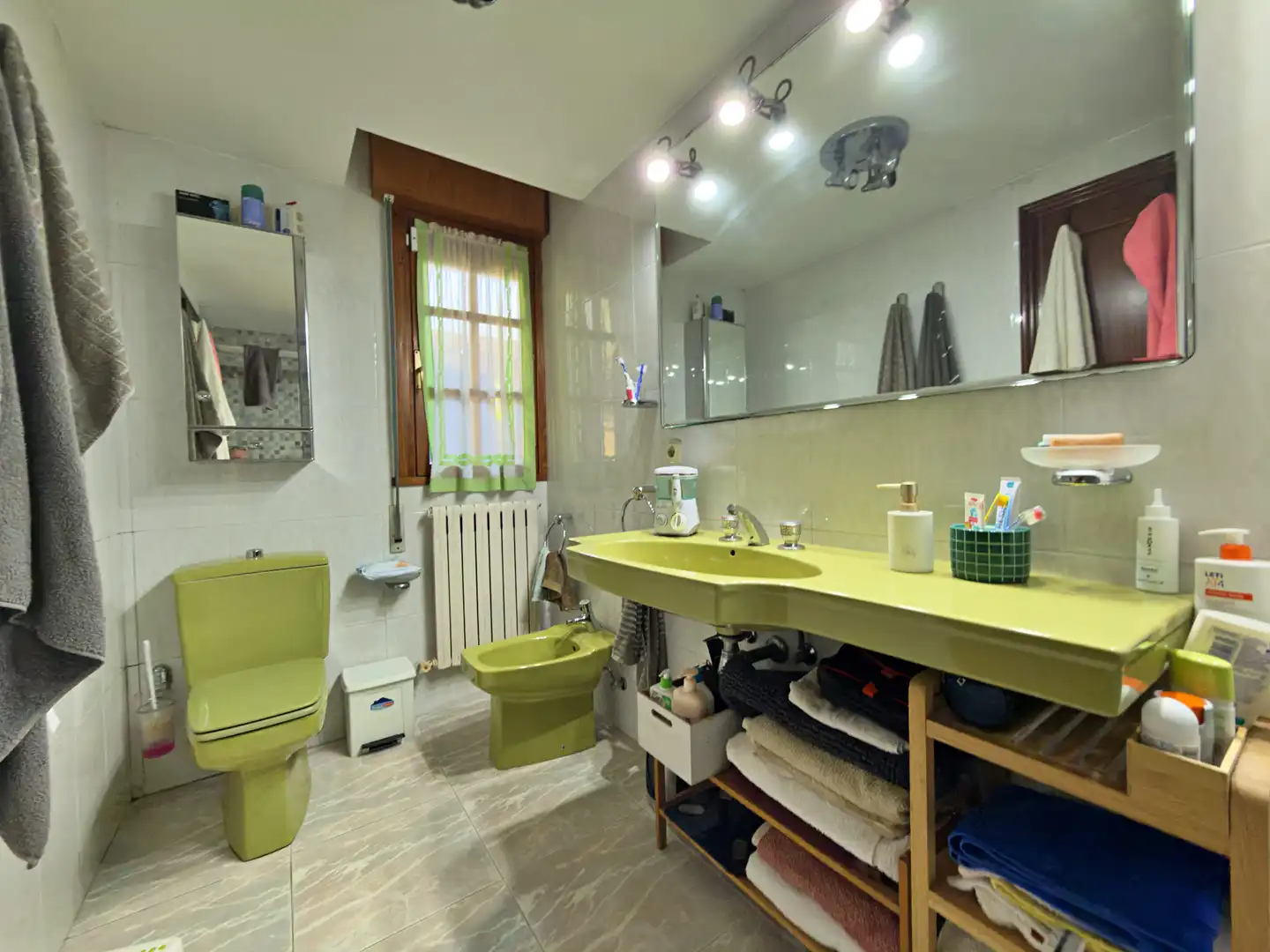 Bany de Casa o xalet en venda en Gijón  amb Calefacció, Parquet i Terrassa
