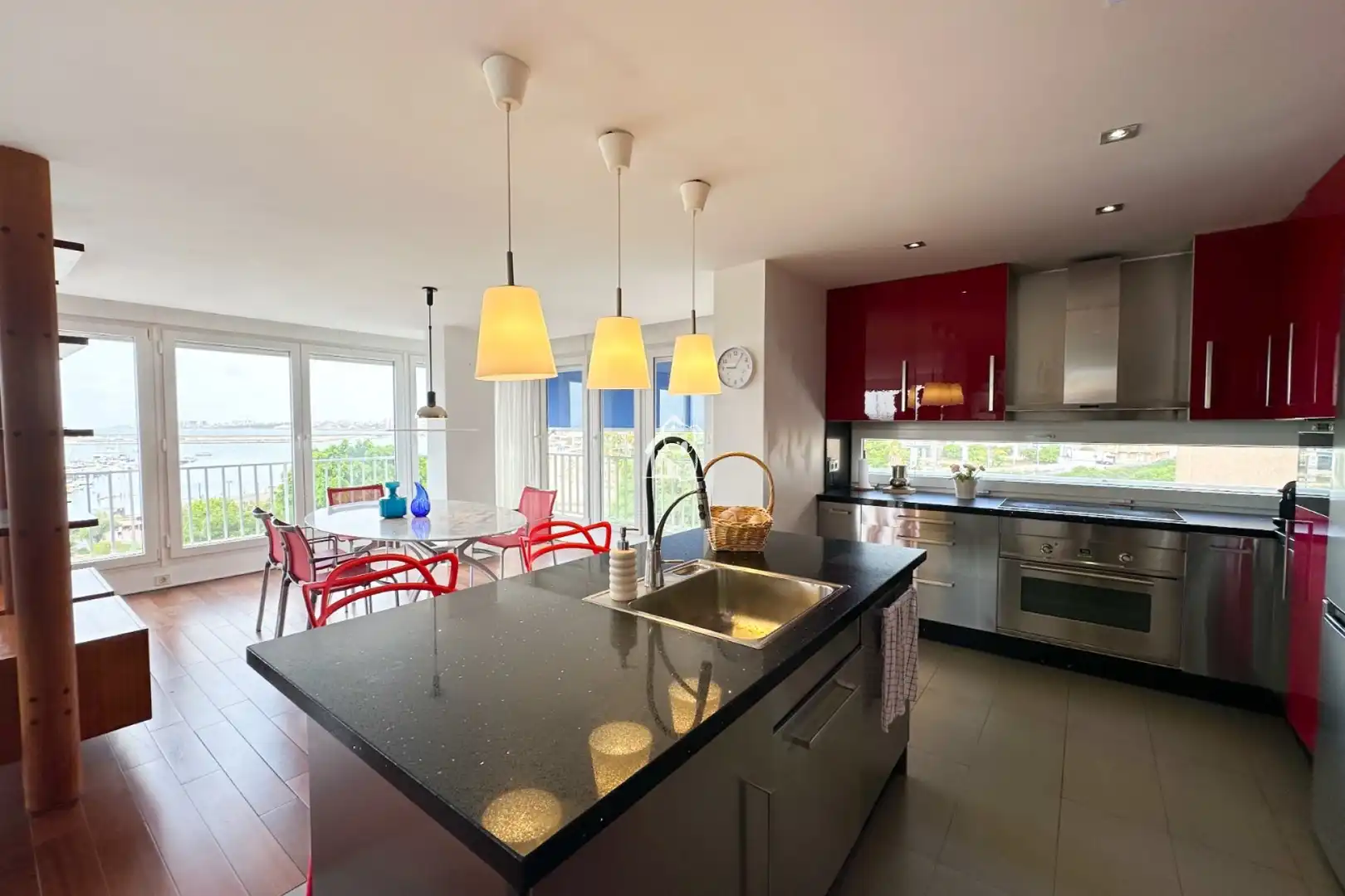 Cocina de Piso de alquiler en Torrevieja con Parquet, Terraza y Piscina