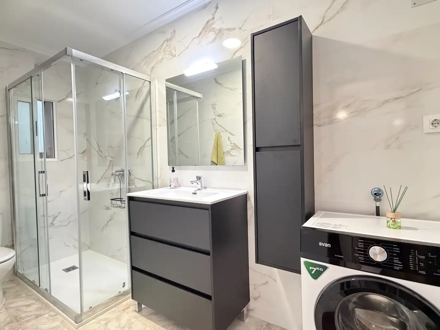 Baño de Piso de alquiler en Plasencia con Aire acondicionado, Amueblado y Balcón