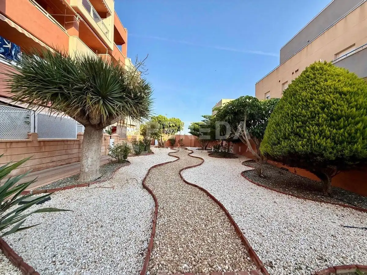 Jardí de Apartament en venda en Roquetas de Mar amb Piscina comunitària