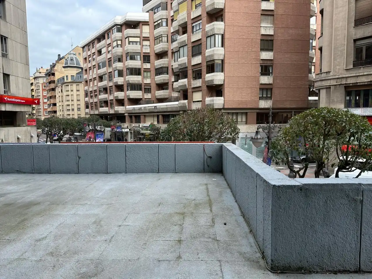Terraza de Oficina en venta en León Capital  con Calefacción y Terraza
