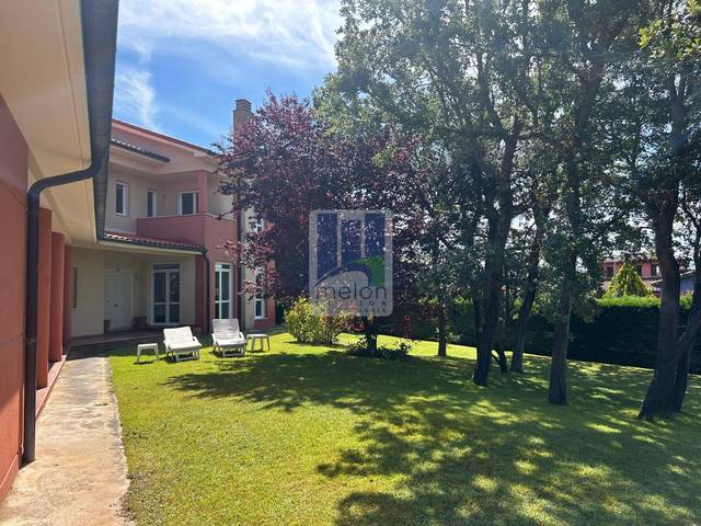 Casa-chalet en Venta en HUMIENTA en Revillarruz