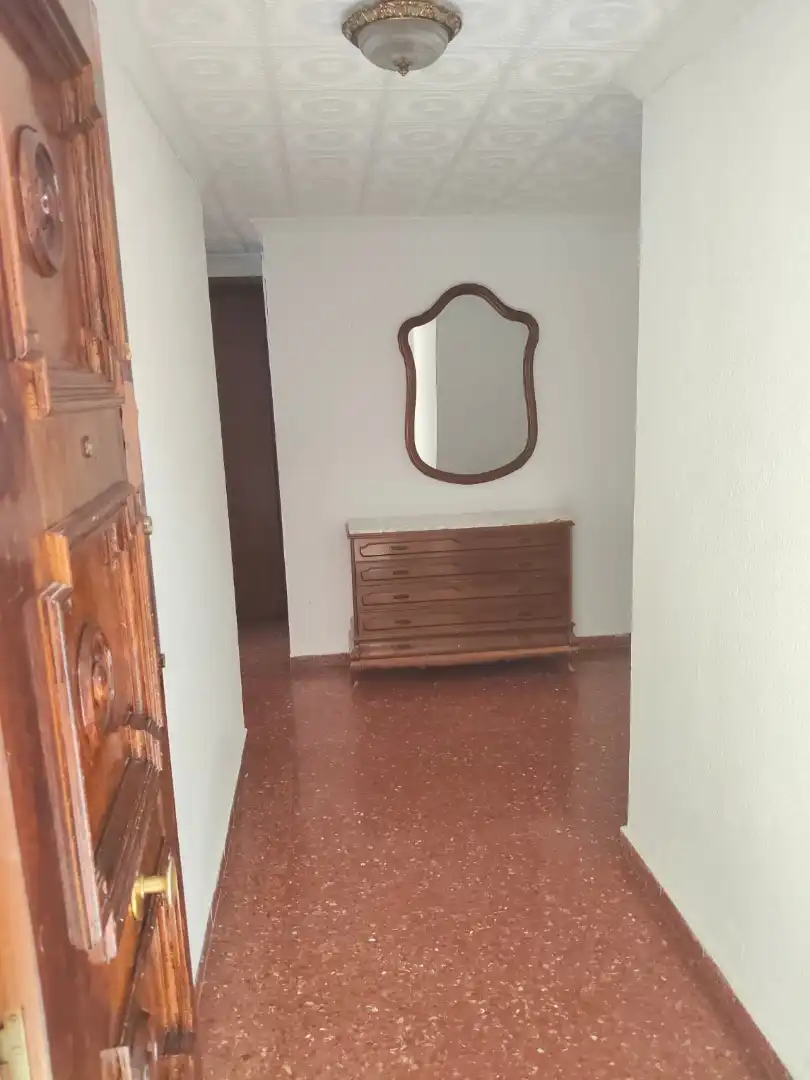Piso en venta en  Granada Capital con Amueblado y Balcón