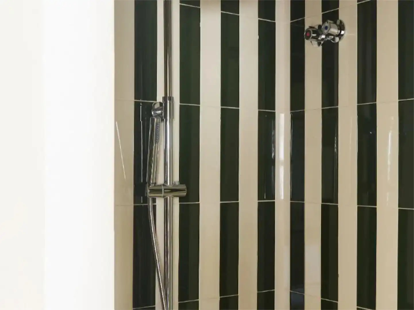 Badezimmer von Haus oder Chalet zur Miete in Almonte mit Klimaanlage, Privatgarten und Schwimmbad