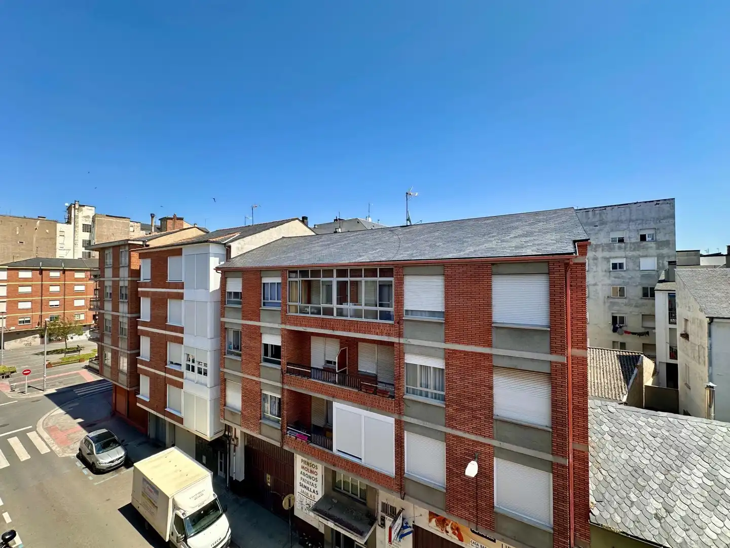 Vista exterior de Pis en venda en Ponferrada amb Calefacció, Traster i Moblat