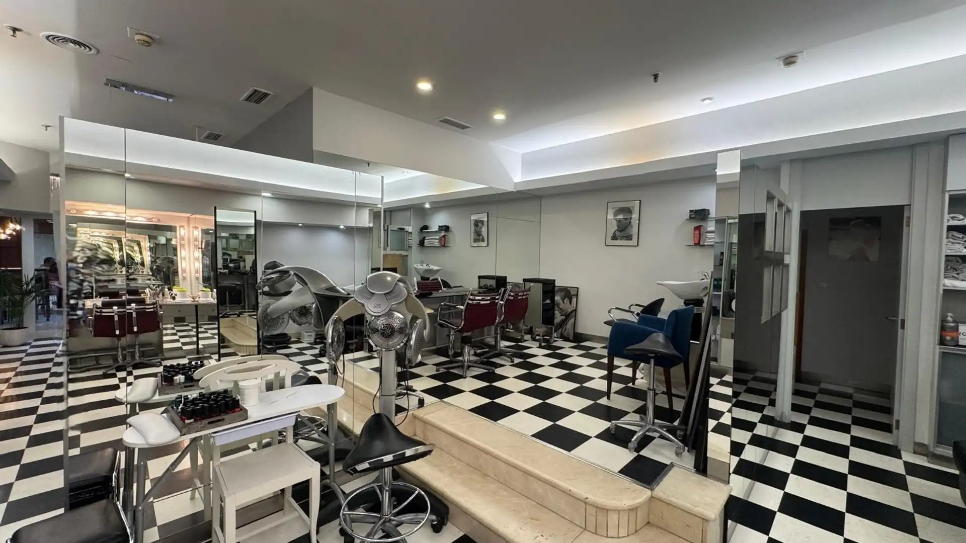 Local en venta en Calle RAMON CAJAL, Cuatro Caminos - Plaza de la Cubela