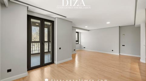 Foto 3 de Piso de alquiler en De la Habana, El Viso,  Madrid Capital