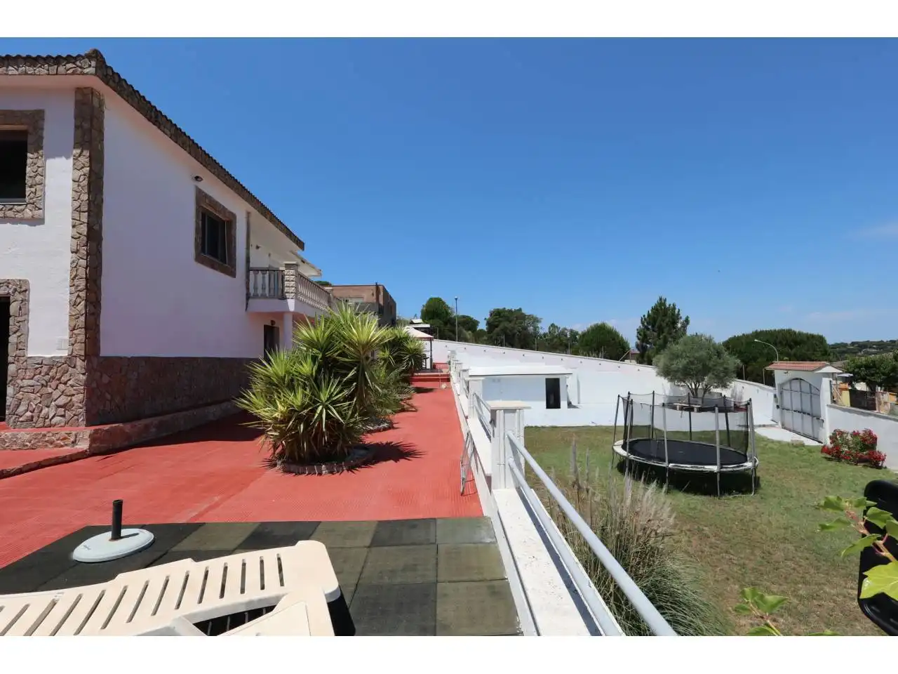Vista exterior de Casa o xalet en venda en Lloret de Mar amb Aire condicionat, Calefacció i Jardí privat
