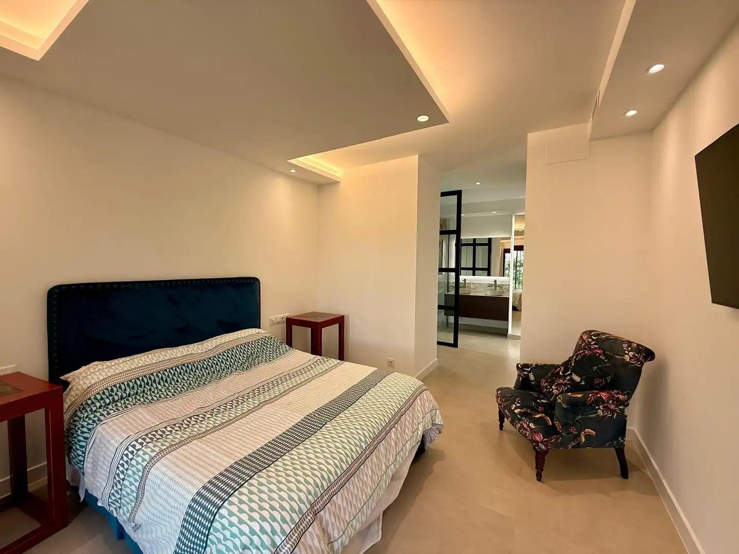 Home with pool for sale in Nueva Andalucía, imagen 4