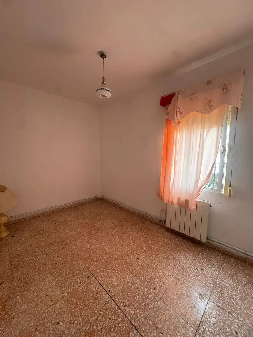 Dormitori de Casa o xalet en venda en Mérida amb Aire condicionat, Calefacció i Jardí privat