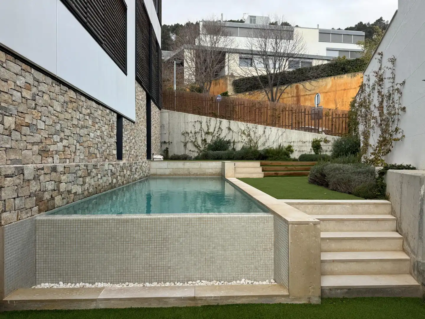 Piscina de Casa o chalet en venta en Barcelona con Aire acondicionado, Calefacción y Jardín privado