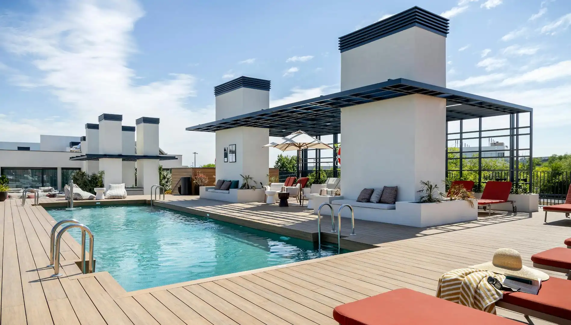Piscina de Piso de alquiler en Alcobendas con Aire acondicionado, Calefacción y Amueblado