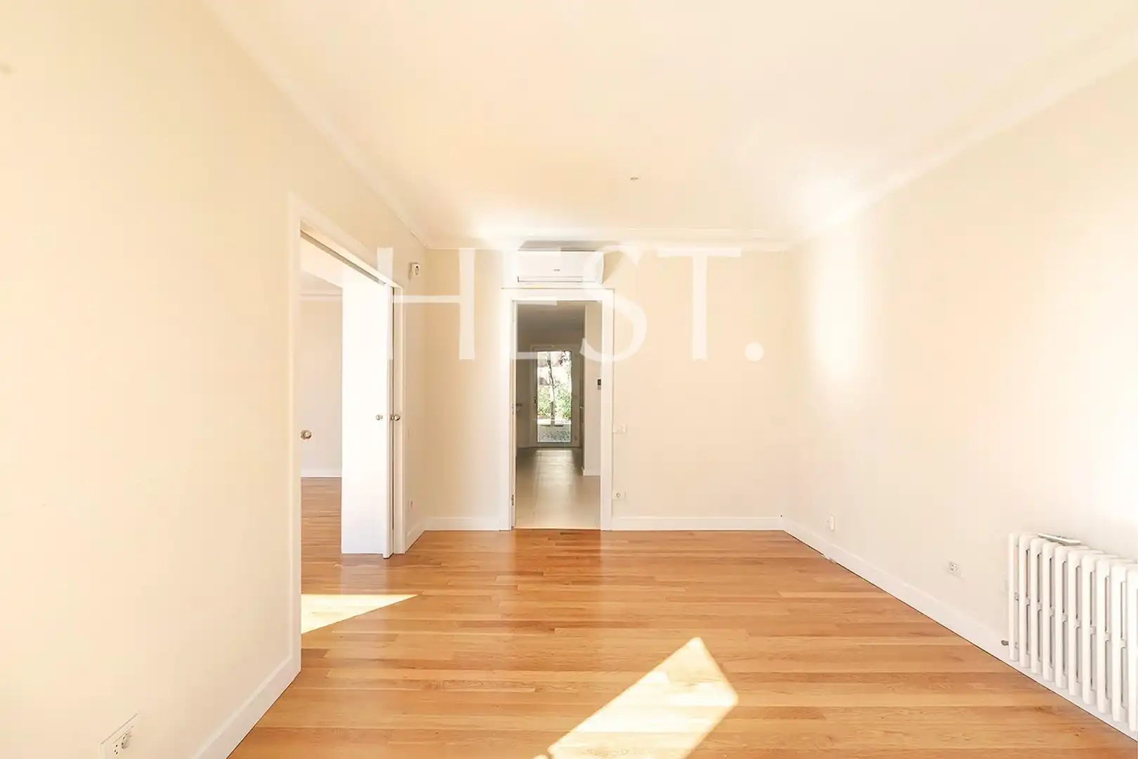 Habitación de Casa o chalet de alquiler en Barcelona con Aire acondicionado, Calefacción y Jardín privado