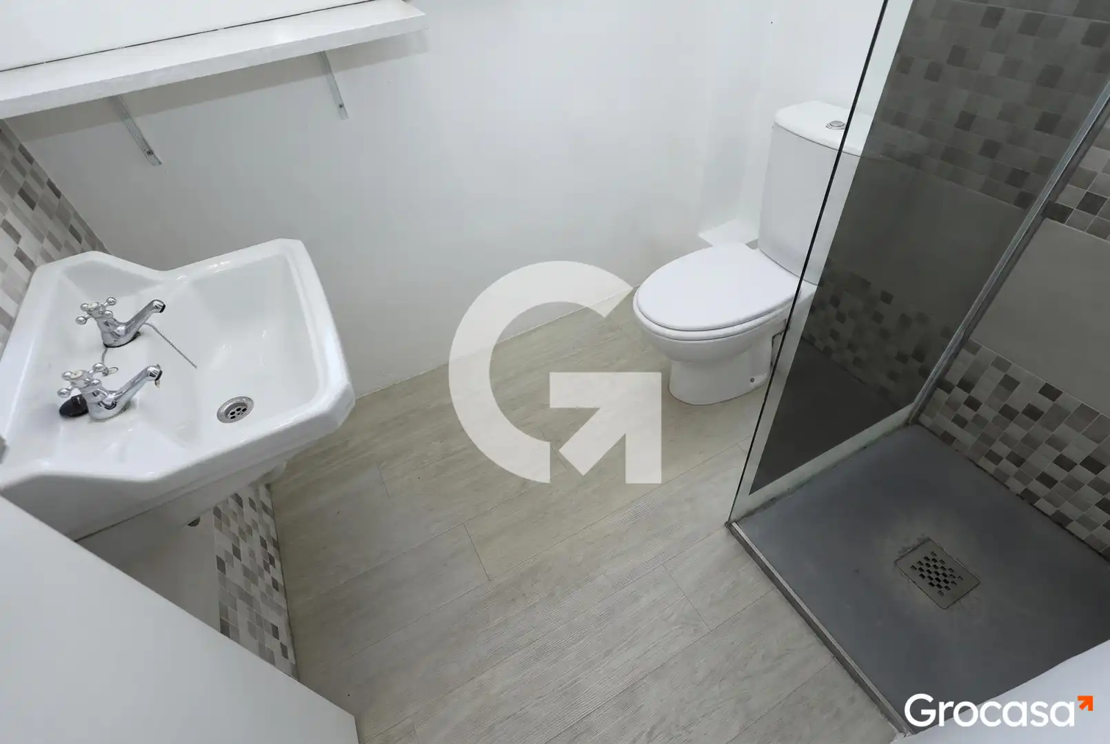 Bathroom of Apartments for sale in Calafell  with Storage room, Balcony and Community pool