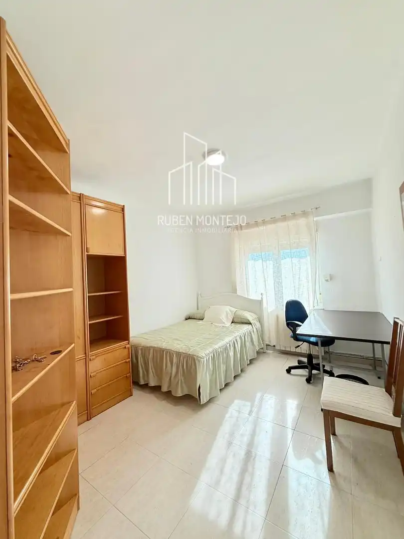 Bedroom of Flat for rent in Salamanca  with Heating, Terrace and Furnished