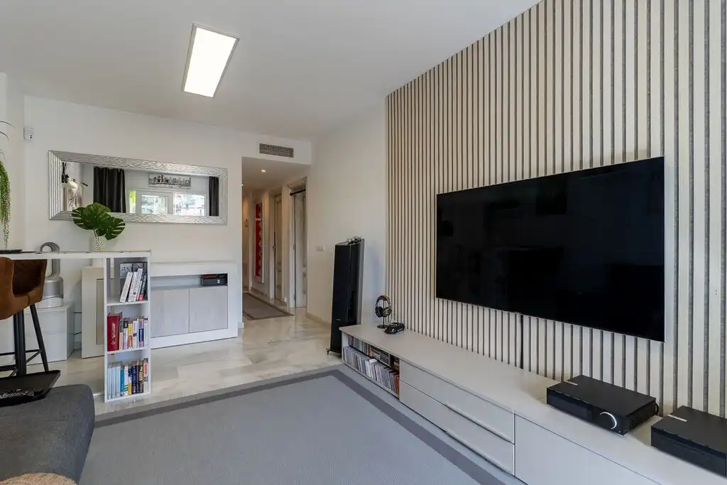Apartment with pool for sale in Riviera del Sol, imagen 3