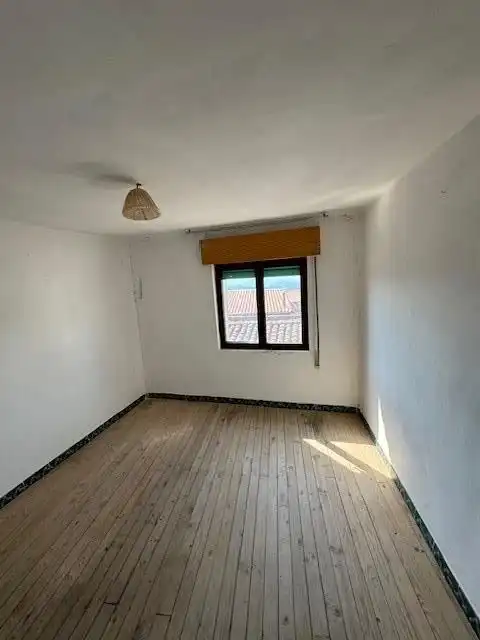 Dormitori de Casa o xalet en venda en Herguijuela de la Sierra amb Traster i Balcó