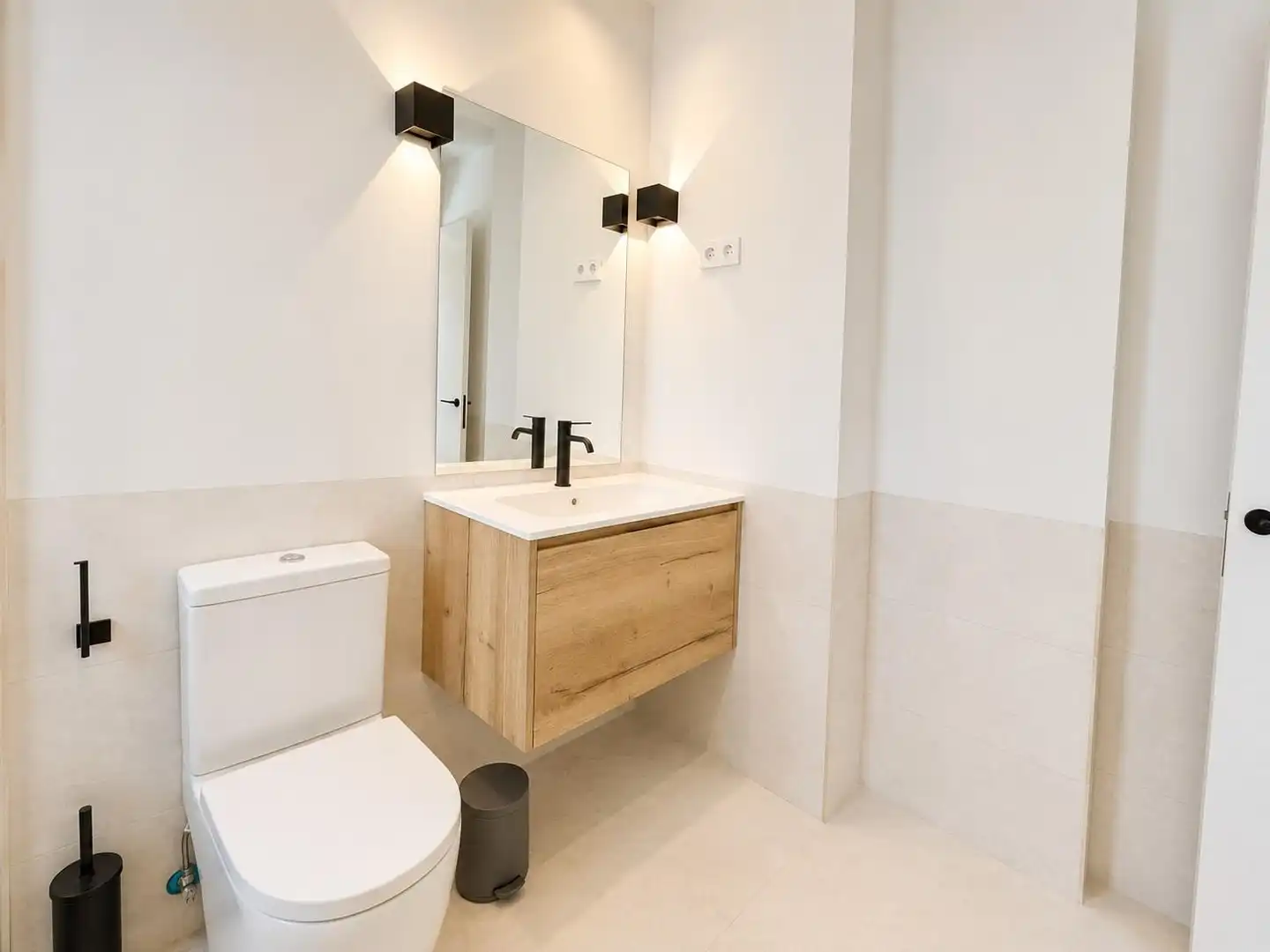 Baño de Dúplex de alquiler en Torrelodones con Aire acondicionado, Calefacción y Balcón