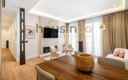 Living room of Flat for sale in  Madrid Capital  with Air Conditioner, Heating and Terrace