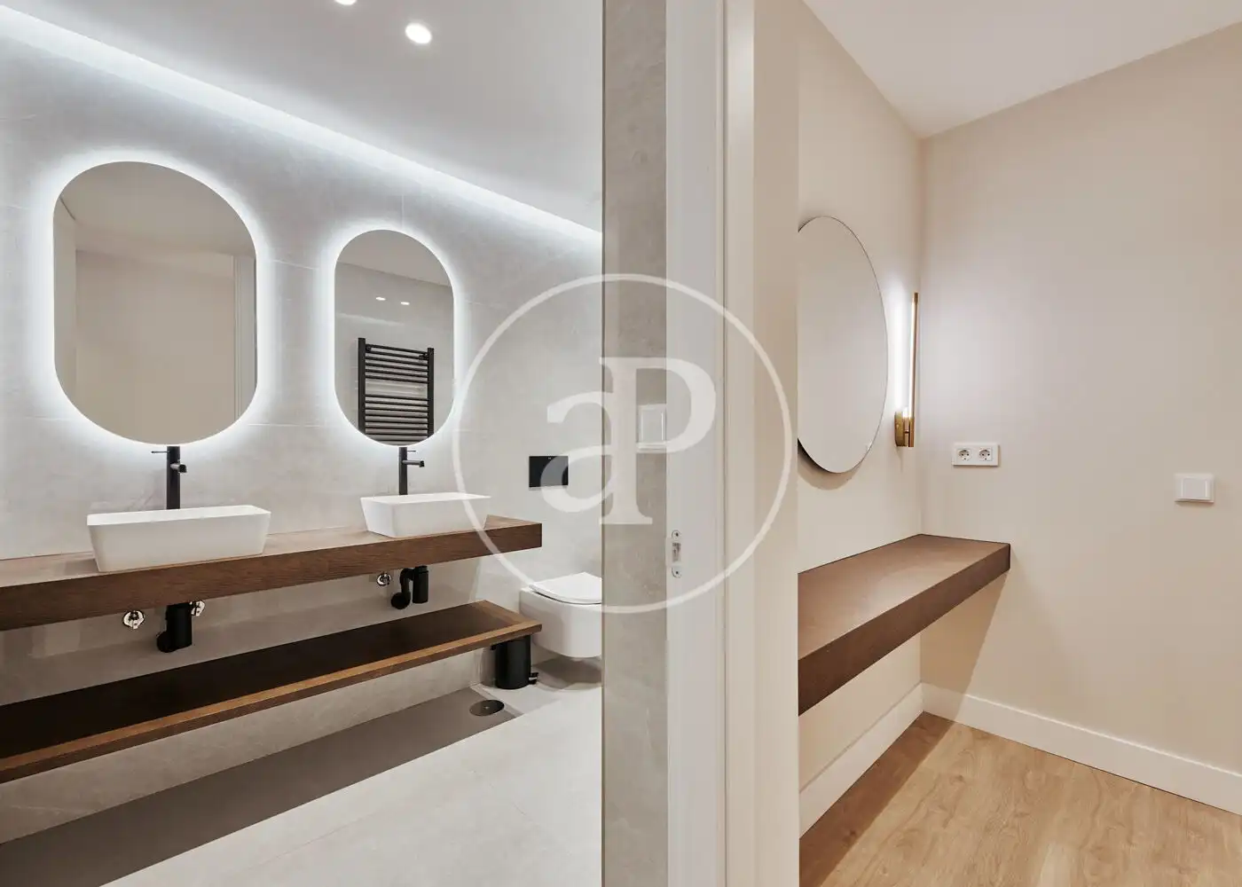 Bathroom of Flat for sale in Madrid  with Air Conditioner, Heating and Terrace