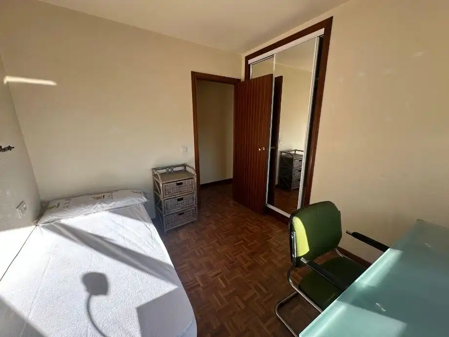 Bedroom of Flat for rent in  Pamplona / Iruña  with Heating, Parquet flooring and Terrace