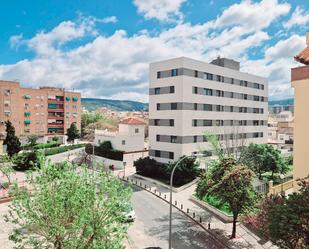 Vista exterior de Pis en venda en  Granada Capital amb Terrassa i Balcó