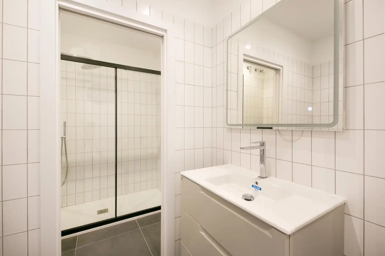 Badezimmer von Wohnung zur Miete in Barcelona mit Klimaanlage, Heizung und Parkett
