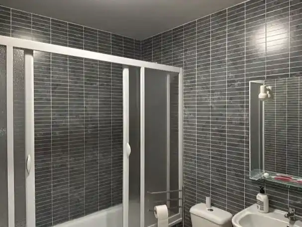 Baño de Piso para compartir en Socuéllamos con Aire acondicionado y Amueblado