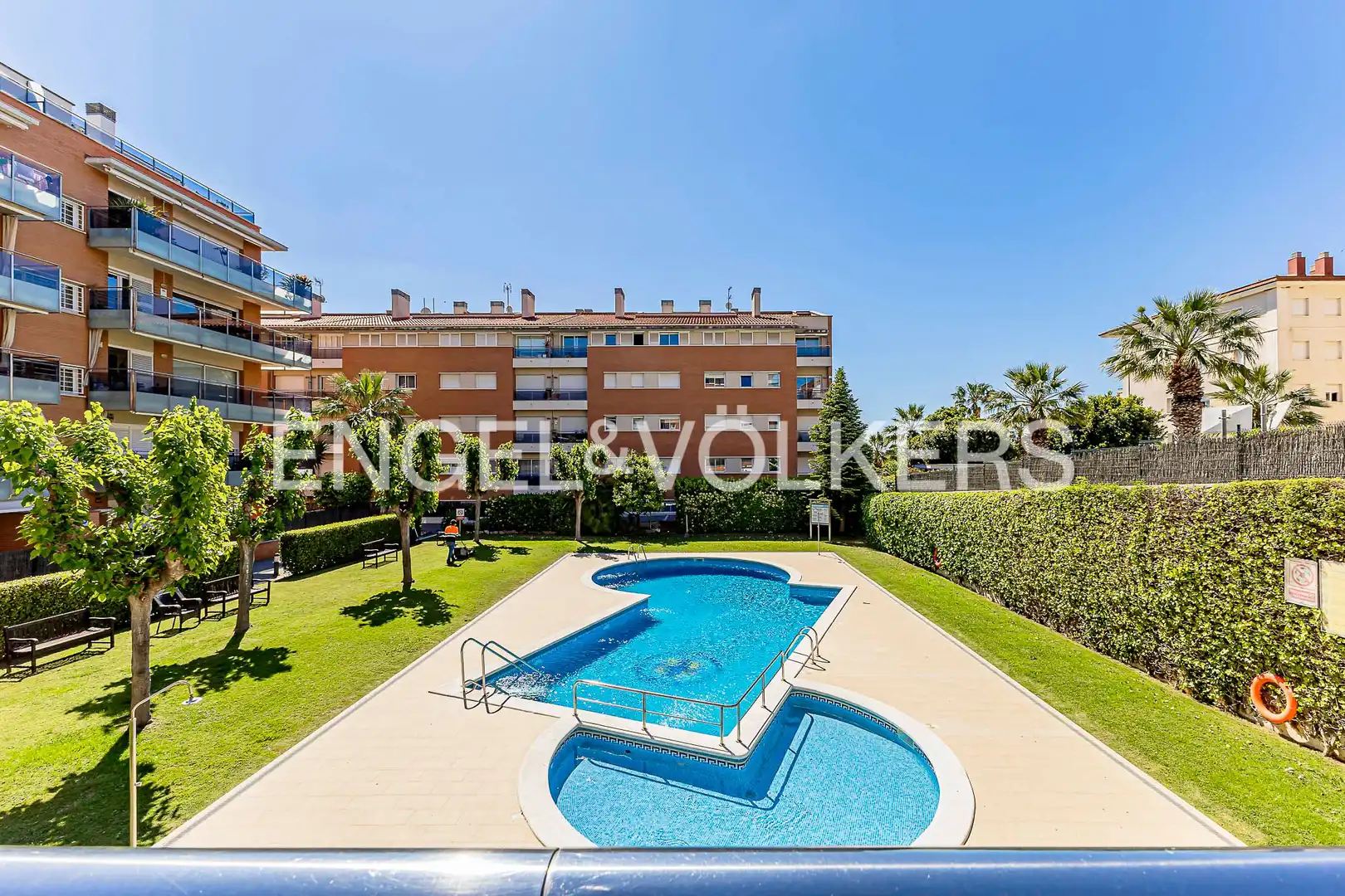 Vista exterior de Ático en venta en Sitges con Aire acondicionado, Calefacción y Jardín privado