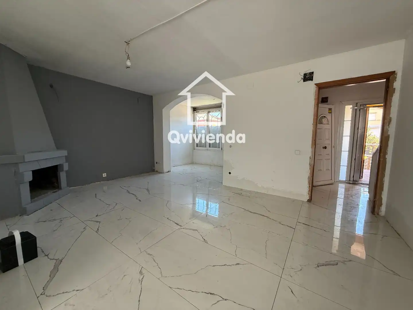Sala de estar de Casa adosada en venta en Palau-solità i Plegamans con Piscina
