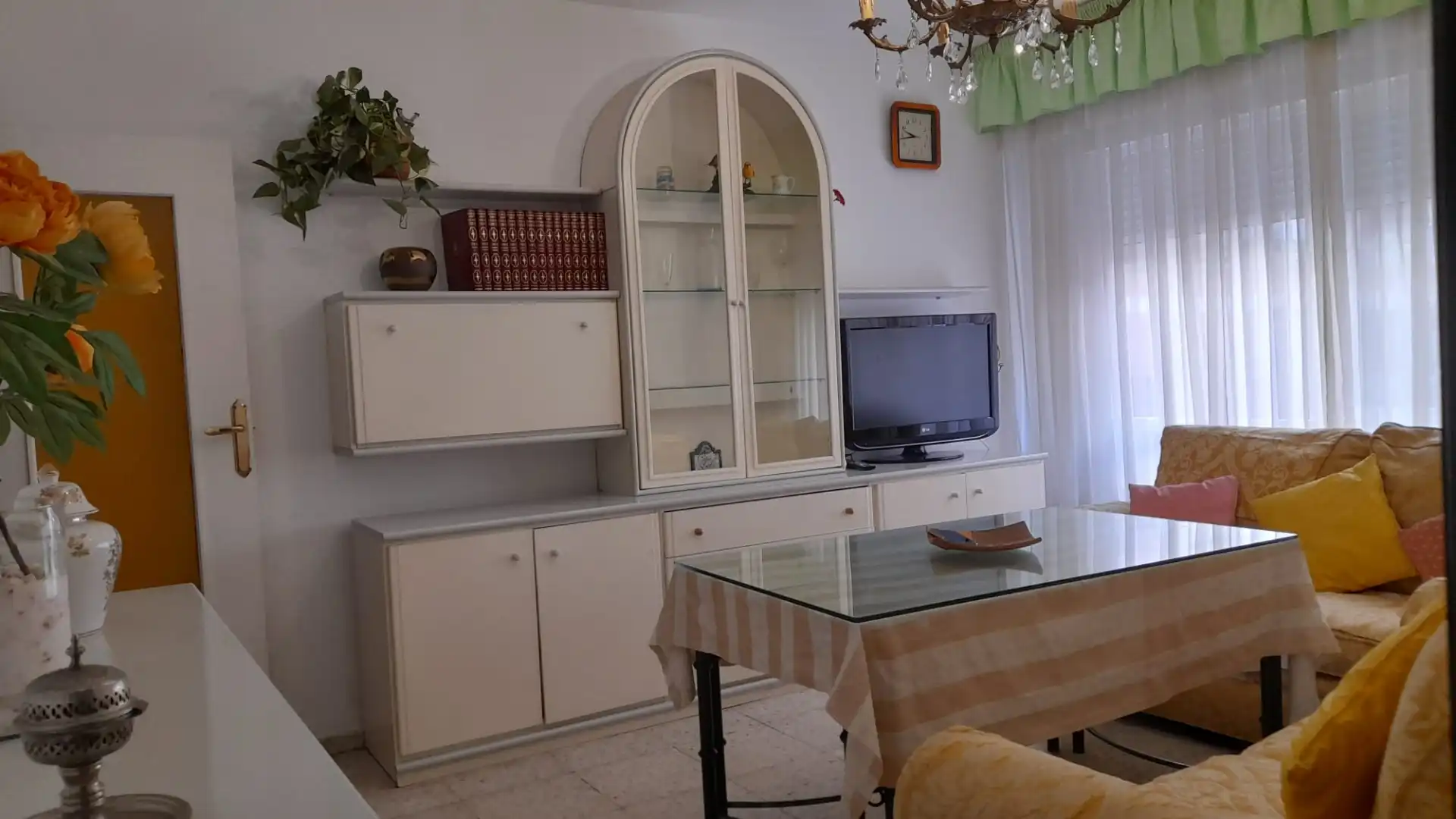 Living room of Flat for rent in Córdoba  with Air Conditioner, Terrace and Furnished