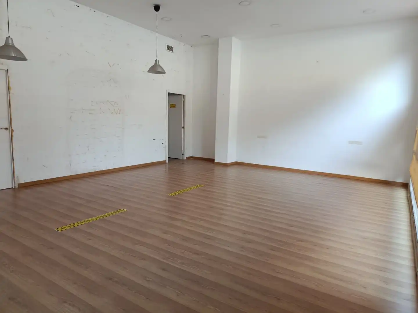 Local de alquiler en Almería con Aire acondicionado, Calefacción y Parquet
