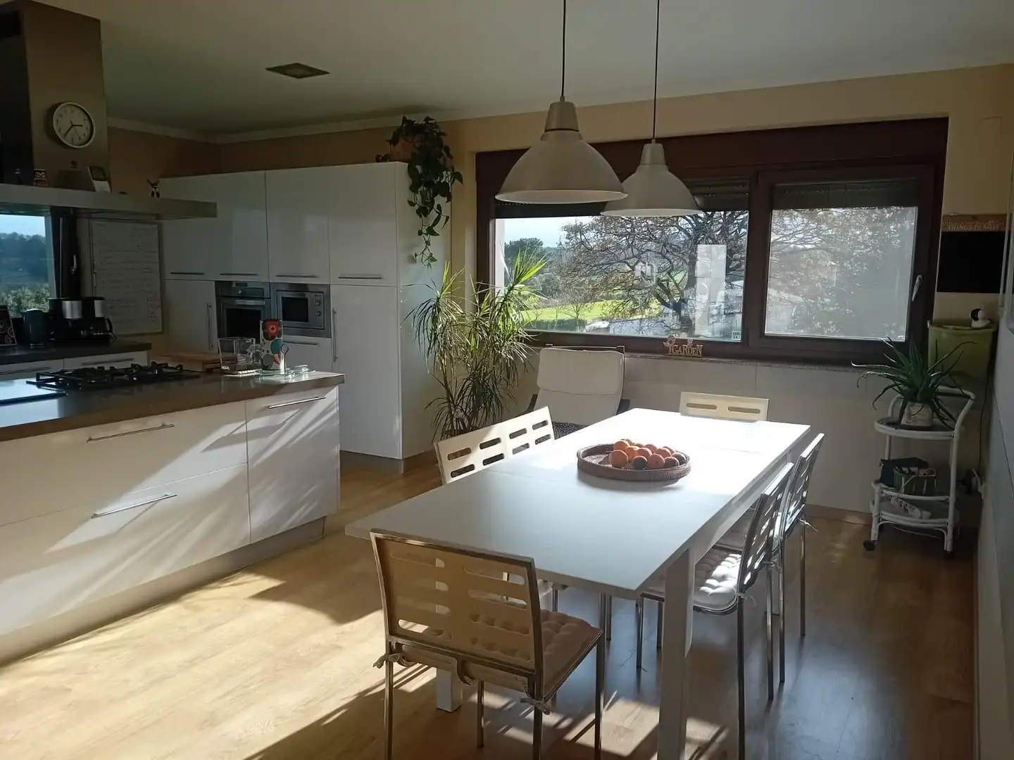 Cocina de Casa o chalet en venta en Carballo con Aire acondicionado, Calefacción y Jardín privado