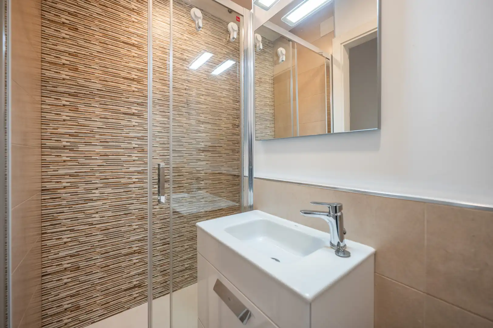 Bany de Casa o xalet en venda en Marbella amb Aire condicionat, Jardí privat i Terrassa