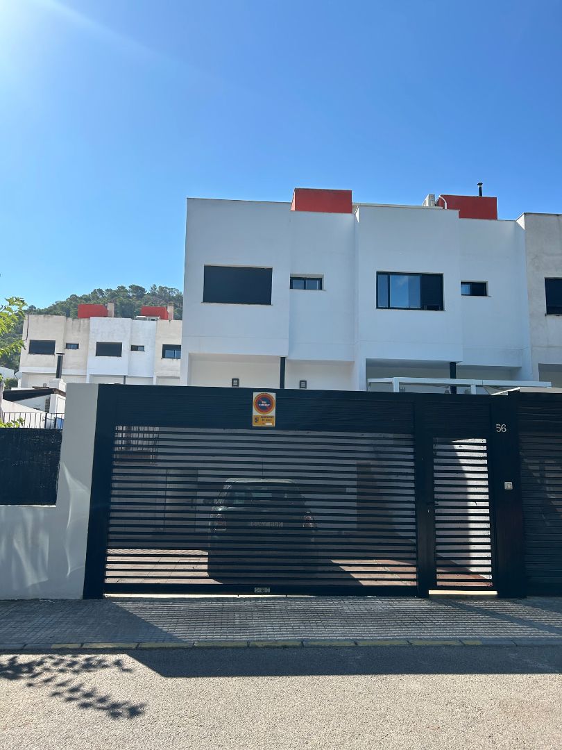 Exterior view of Single-family semi-detached for sale in Gilet  with Heating, Private garden and Terrace
