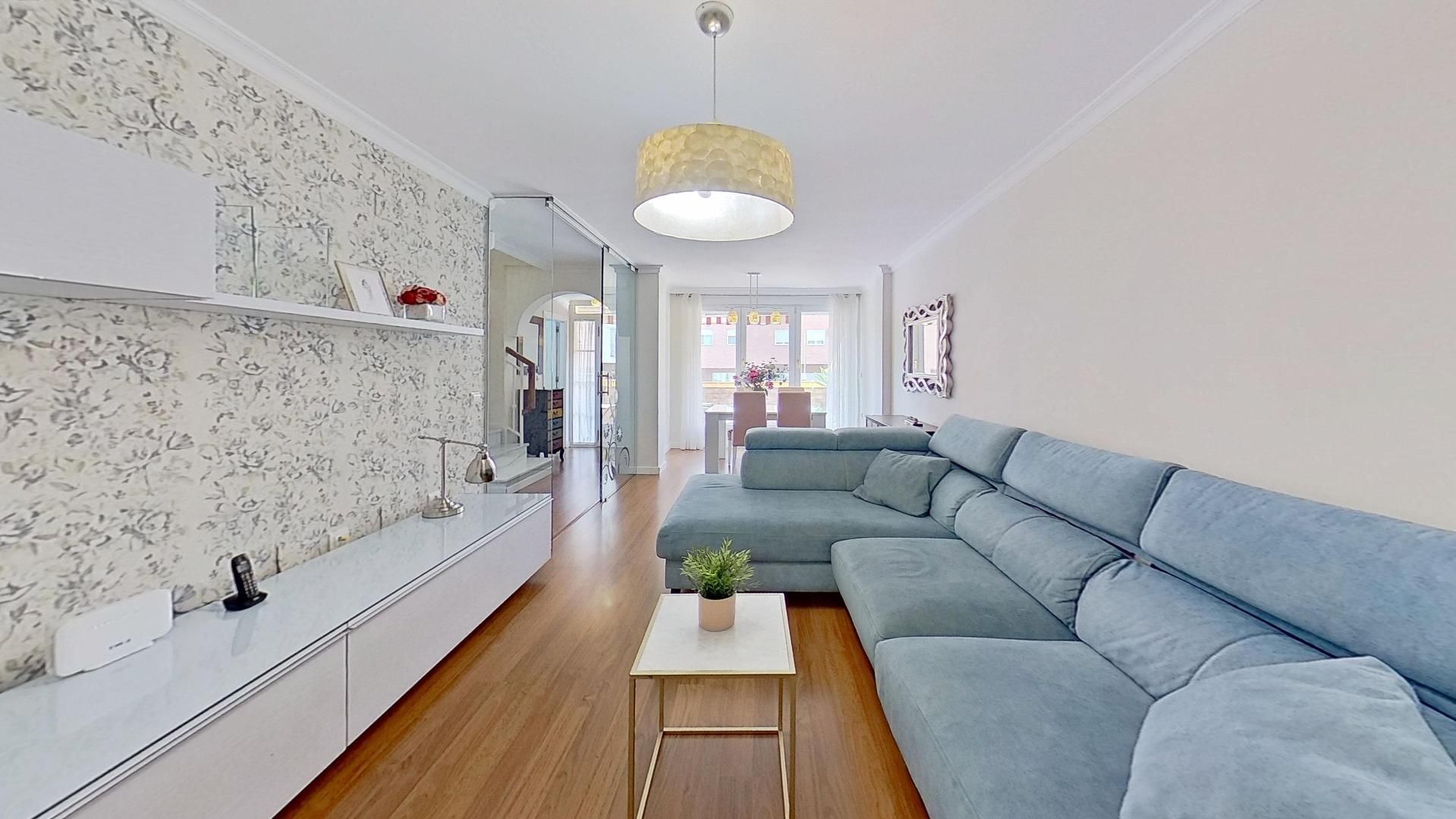 Sala d'estar de Casa o xalet en venda en Motril amb Aire condicionat, Terrassa i Traster