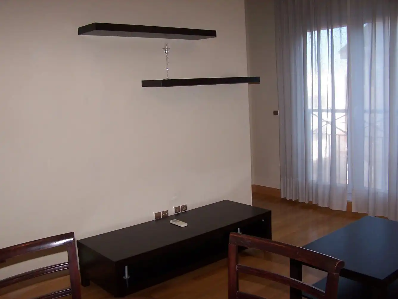 Living room of Flat for rent in Pozuelo de Alarcón  with Air Conditioner, Heating and Parquet flooring