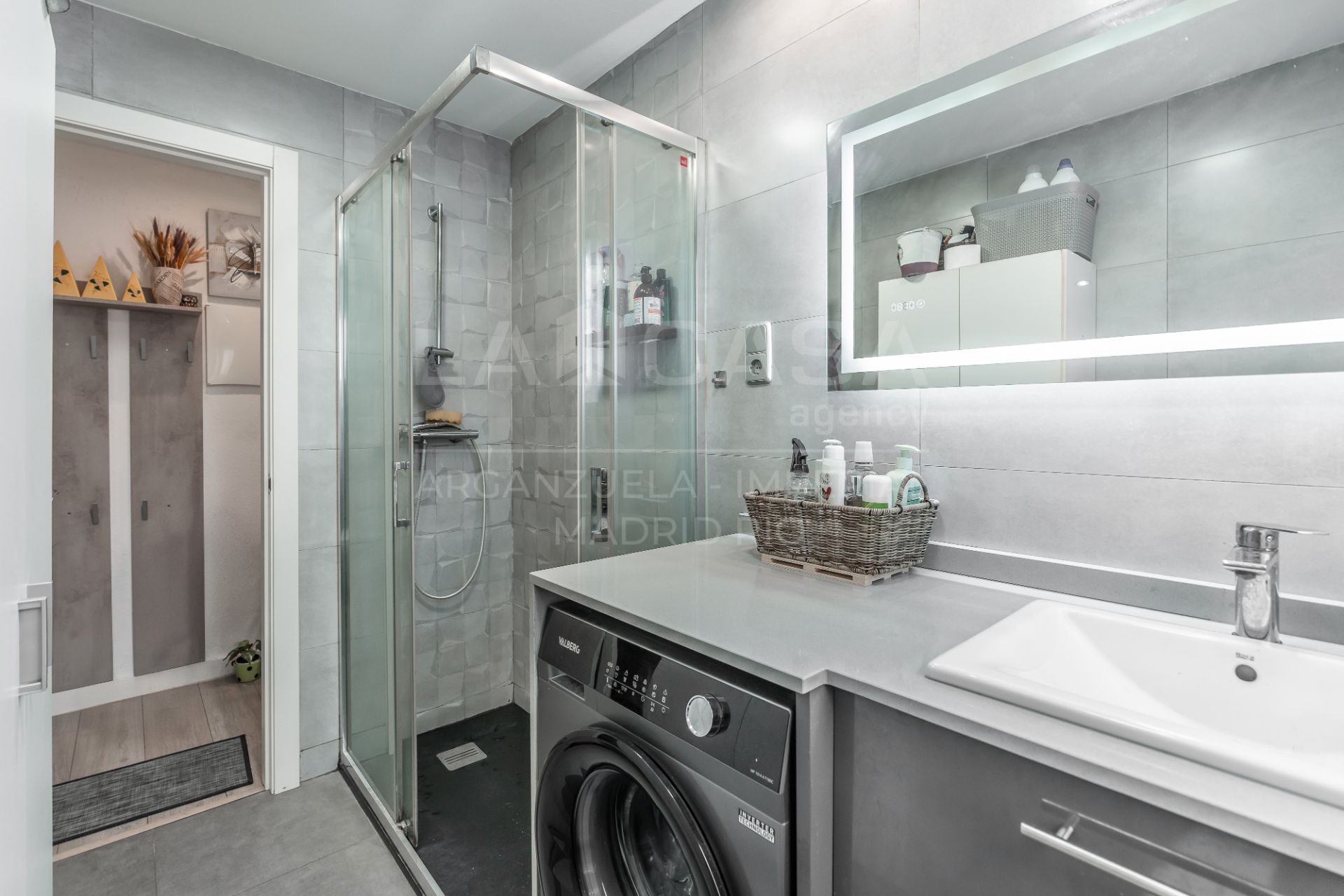 Flat for sale in Paseo de la Ermita del Santo, Los Cármenes, Latina