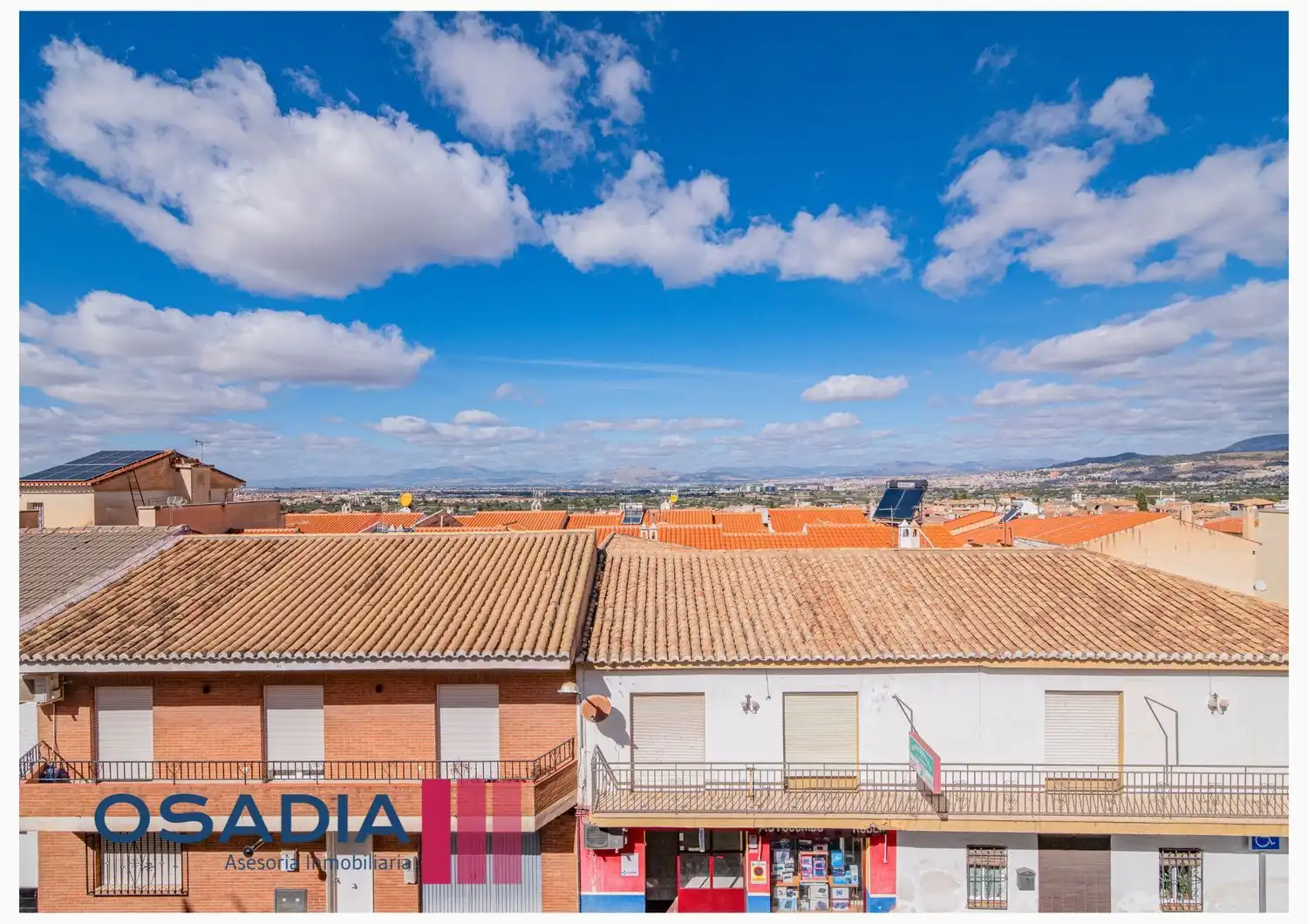 Vista exterior de Pis en venda en La Zubia