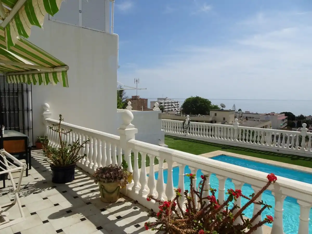 Schwimmbecken von Wohnungen zum Verkauf in Torremolinos mit Klimaanlage, Heizung und Terrasse