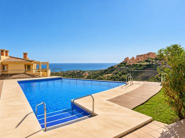 Appartement compact avec piscine à vendre à Calahonda